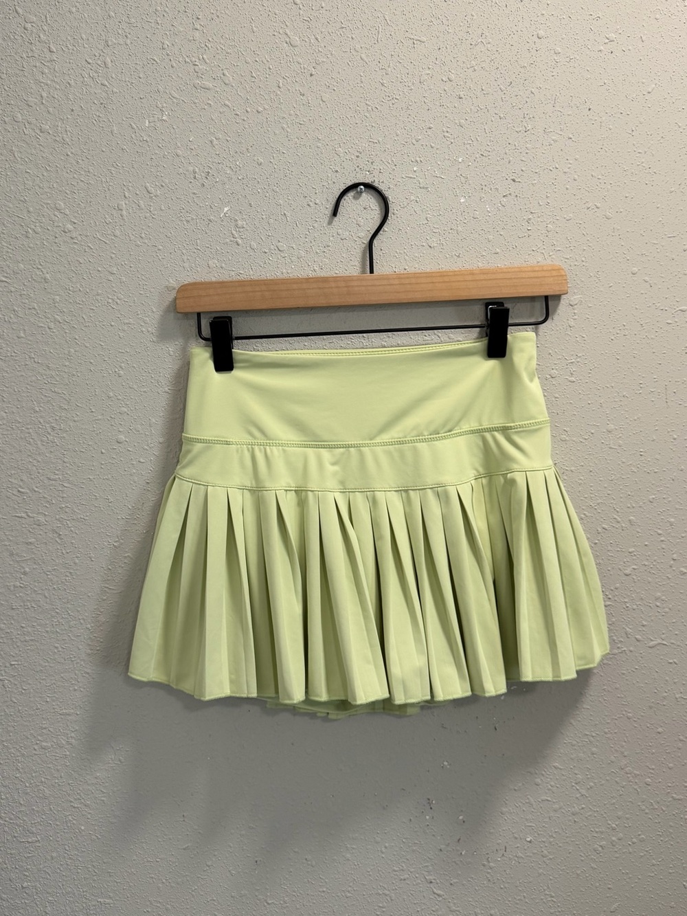 Gold Hinge Light Green Pleated Skort
Size Small
